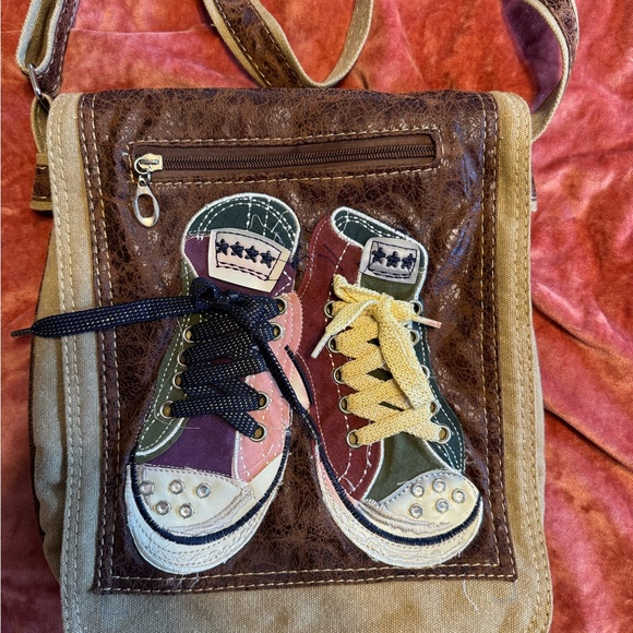 Vintage/Unique shoulder bag/crossbody satchel with sneakers detailing - Picture 2 of 9
